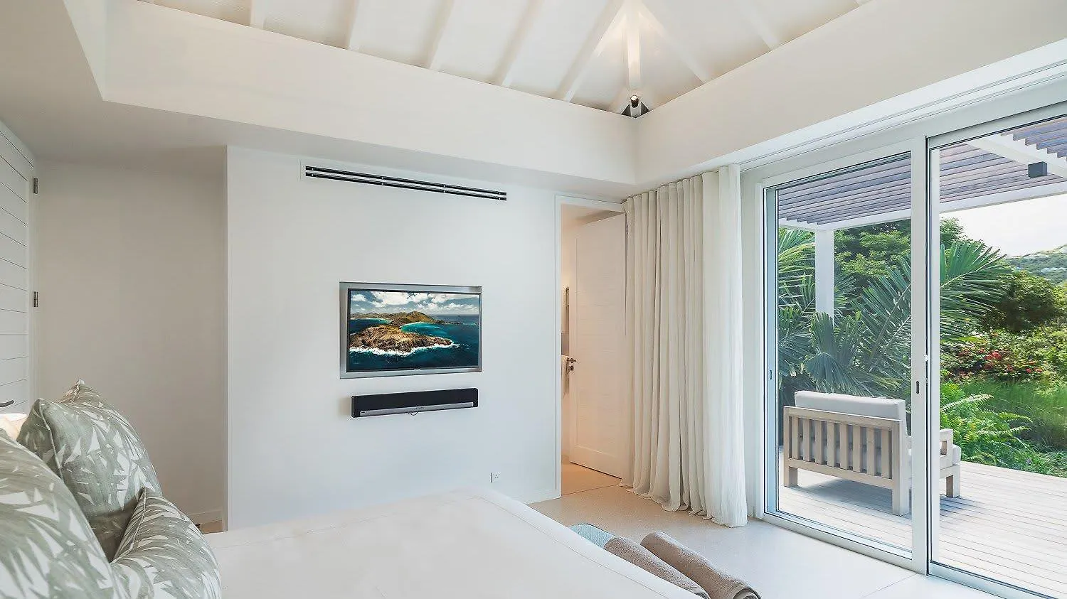 Ideally Located Prestigious Villa Toiny 0*,