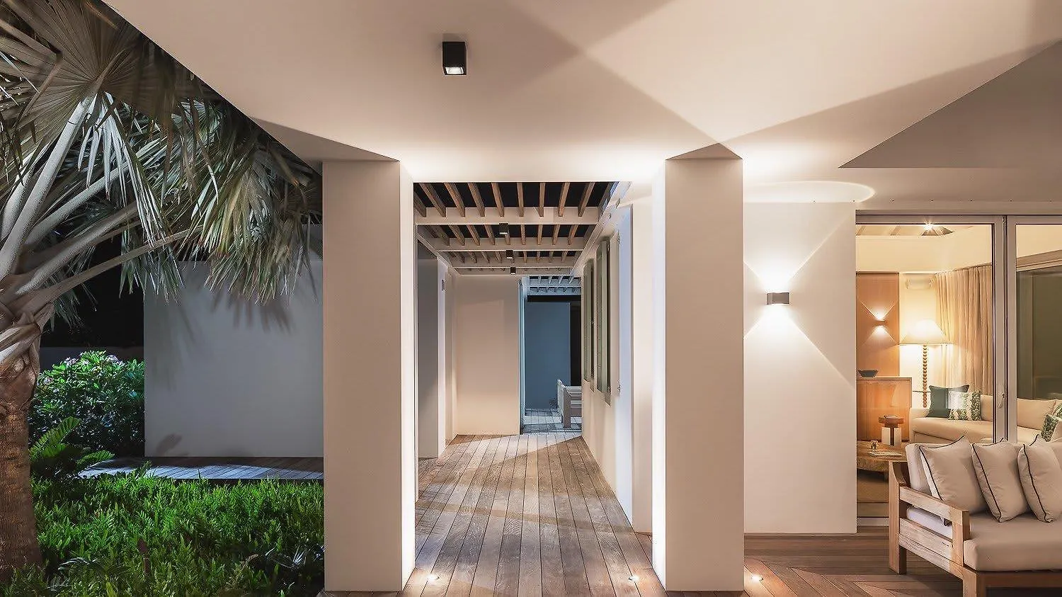 Ideally Located Prestigious Villa Toiny