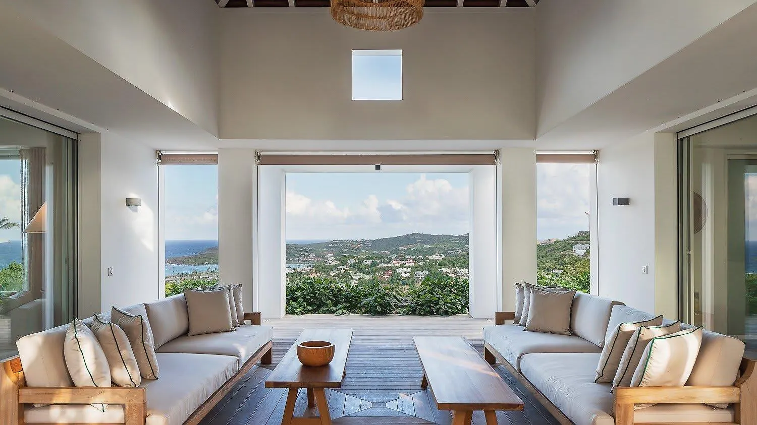 Ideally Located Prestigious Villa Toiny