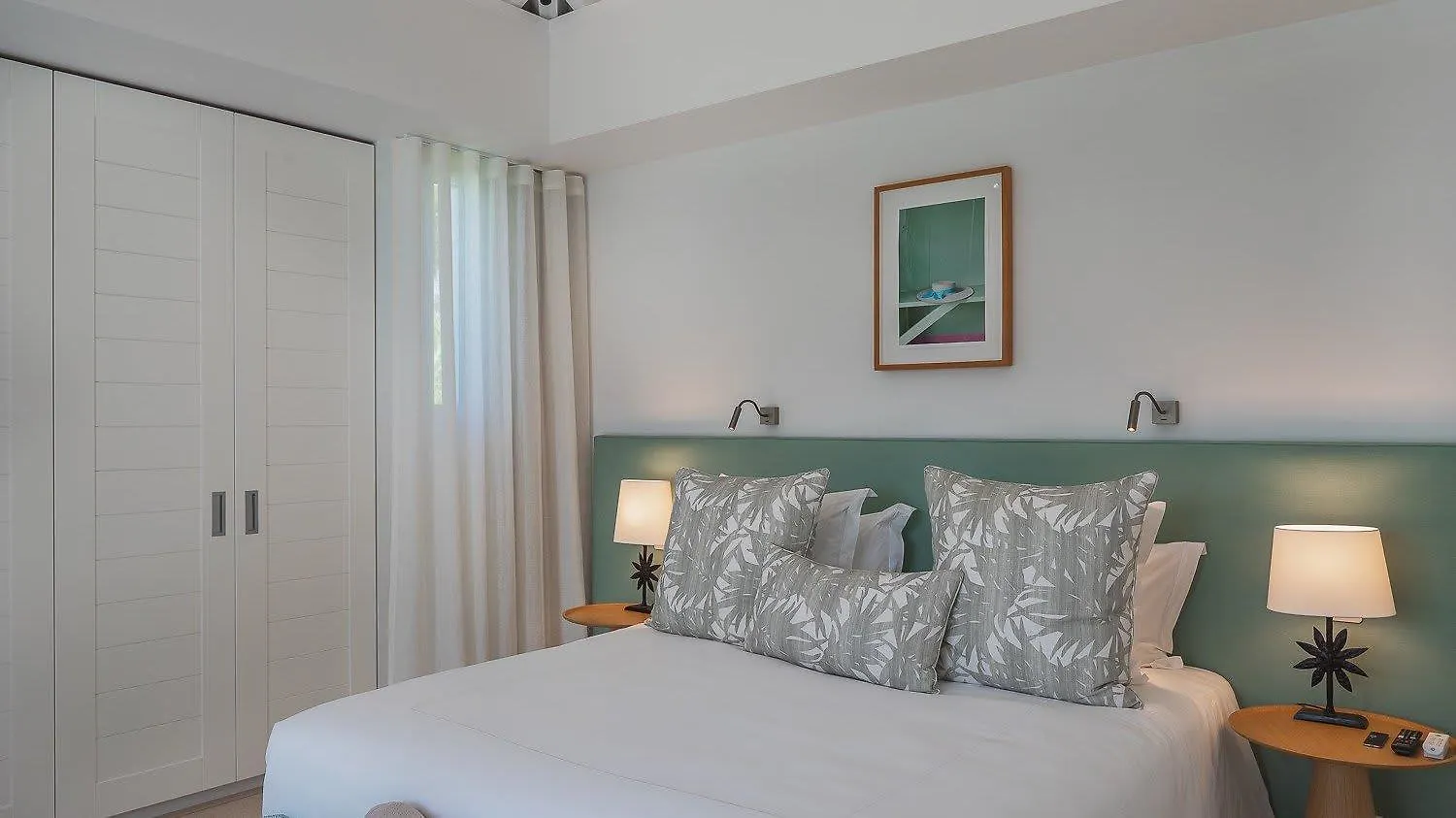 Ideally Located Prestigious Villa Toiny