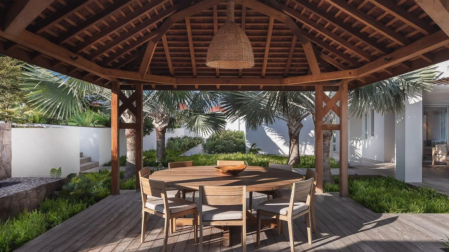 Ideally Located Prestigious Villa Toiny