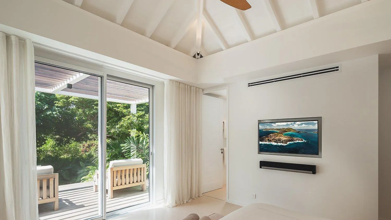 Ideally Located Prestigious Villa Toiny
