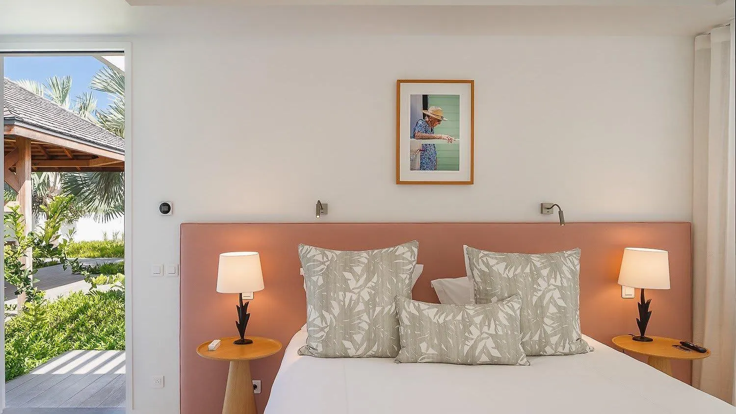 Ideally Located Prestigious Villa Toiny