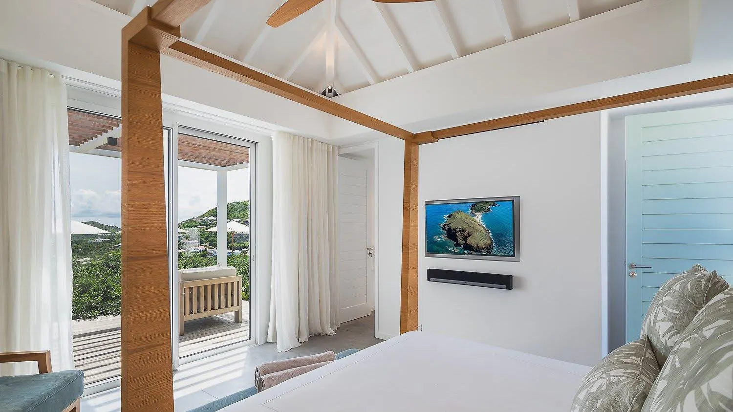 Ideally Located Prestigious Villa Toiny