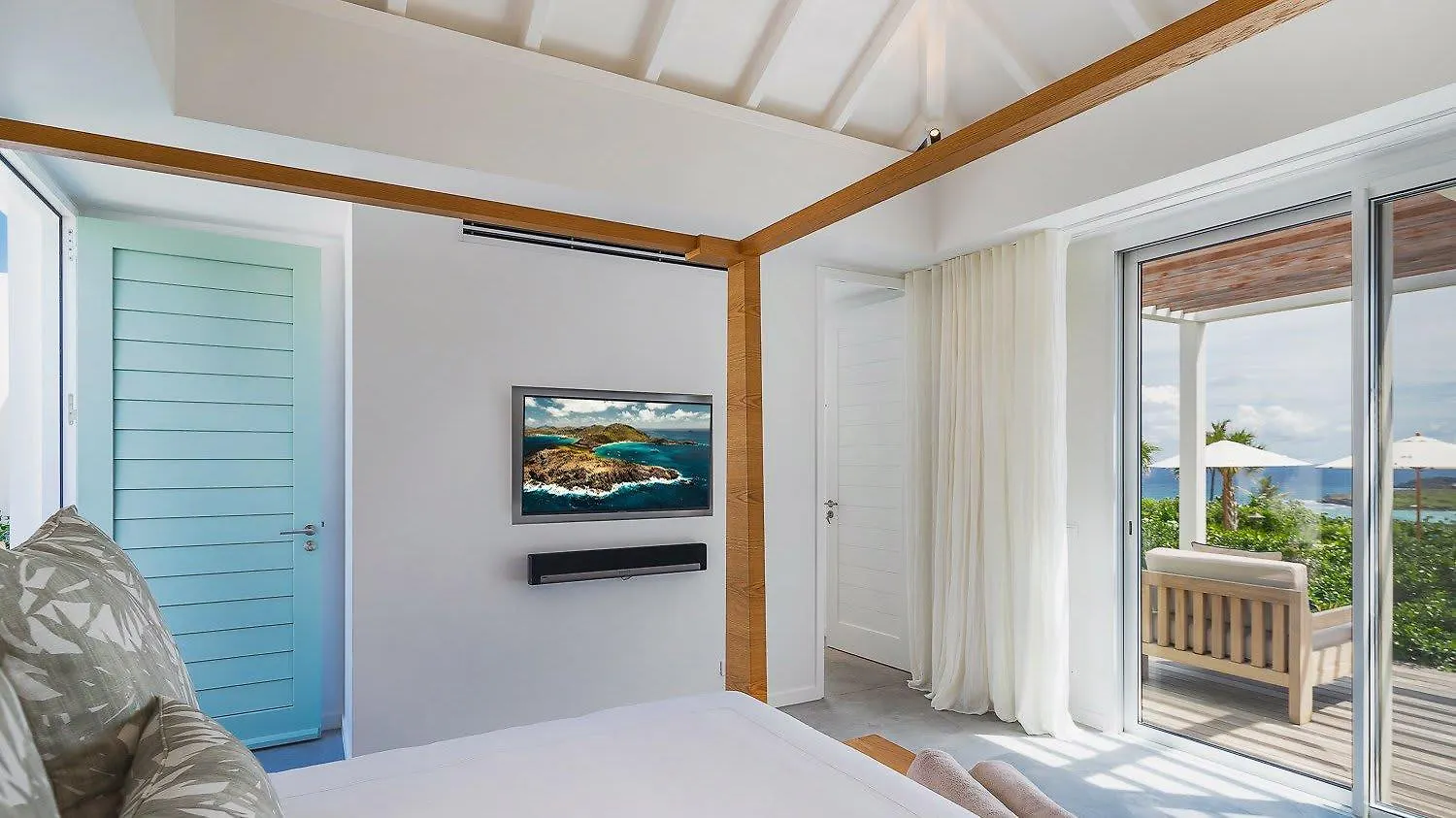 Ideally Located Prestigious Villa Toiny